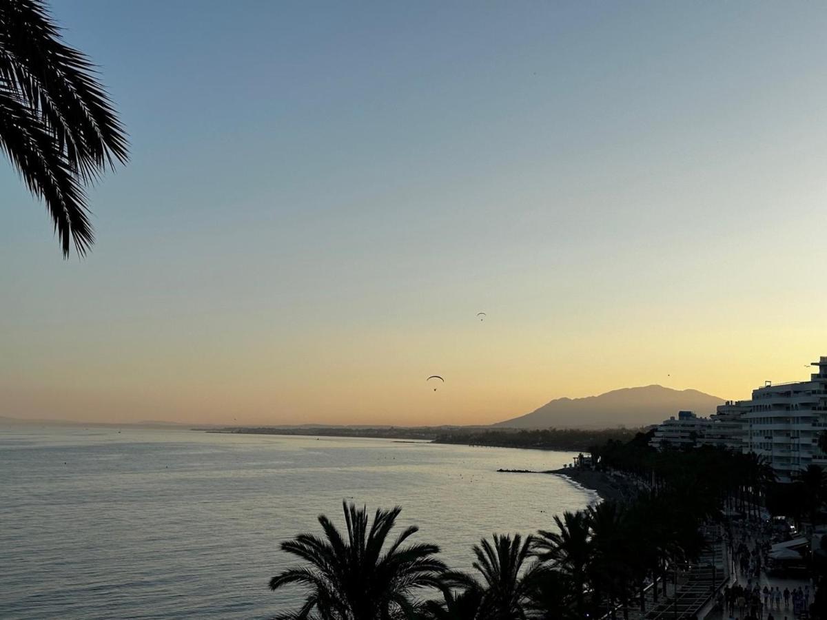 Marbella Beachfront Apartment Eksteriør billede